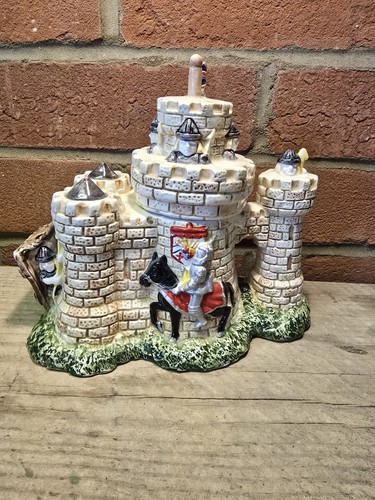 Leonardo castle knight - castle,
