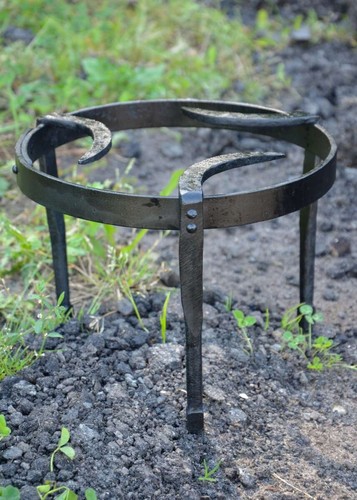 Medieval bushcraft cooking pot - medieval,